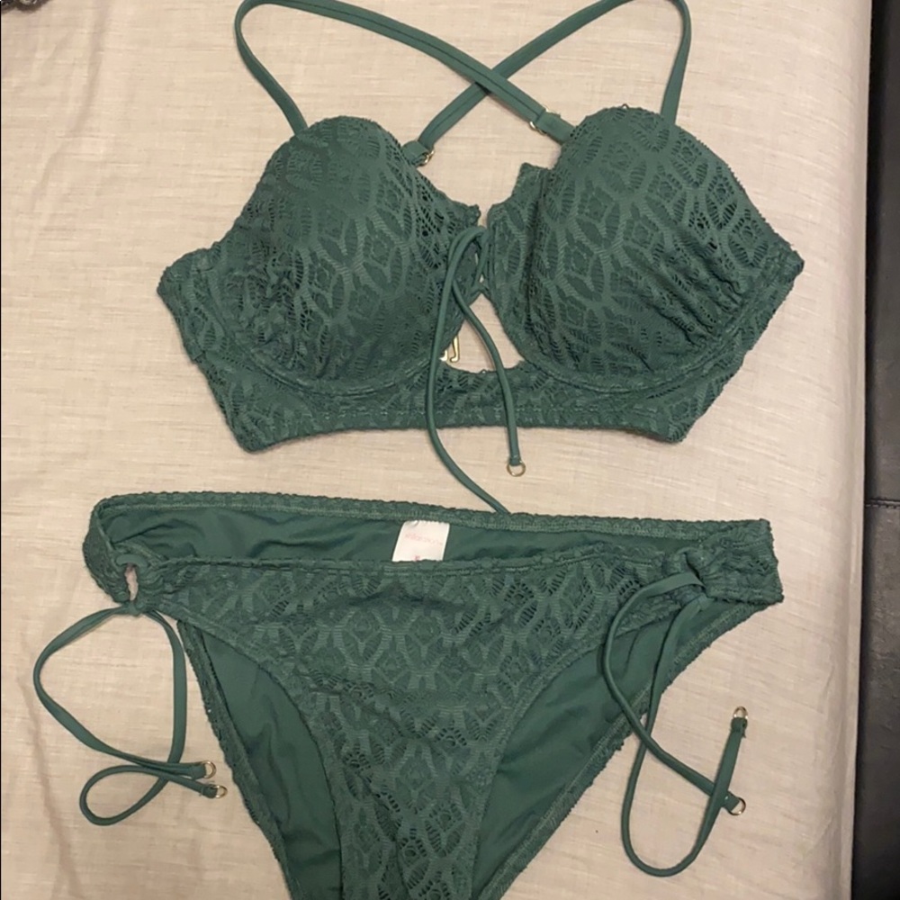 Bathing suit